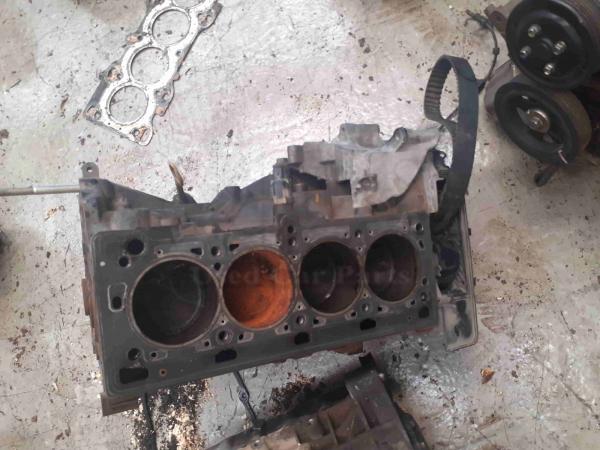    (K4MT7)  Renault Megane II Berlina 02-06 