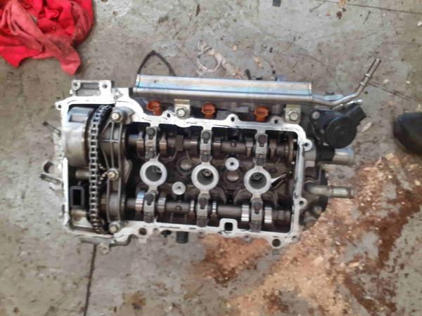    (Q4RNA)  Ford Focus sedan 98-02 
