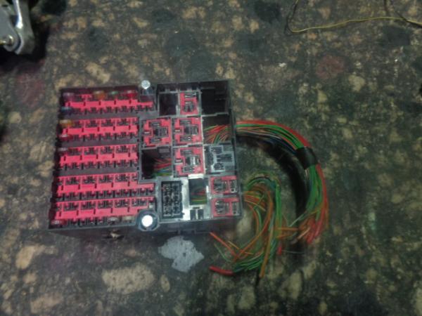   11338038-000  Ford Fiesta 5D 06-08 (39) 