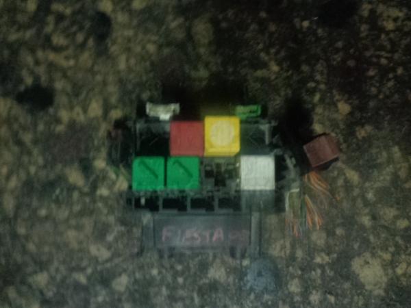   94FG14A074AA  Ford Fiesta 3D 96-99, Ford Fiesta 3D 99-02, Ford Ka 96-08  (72) 