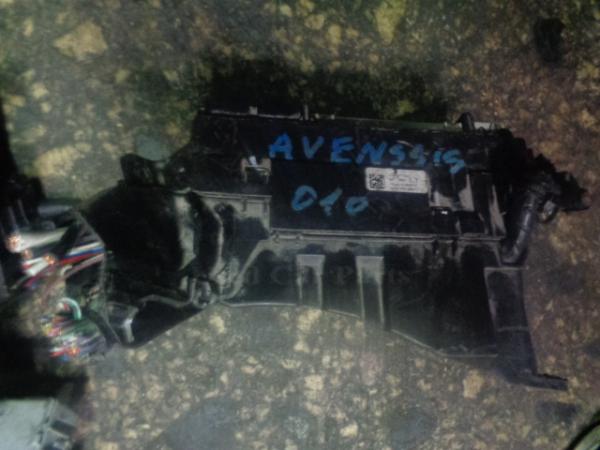    Toyota Avensis Berlina 08> (23) 