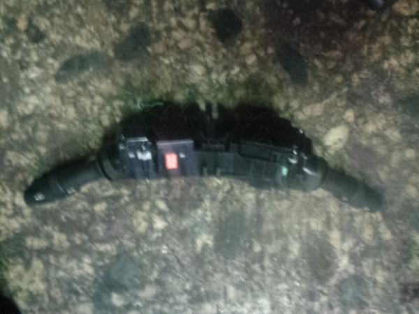   17f850 -  Toyota Auris 07> 16() 