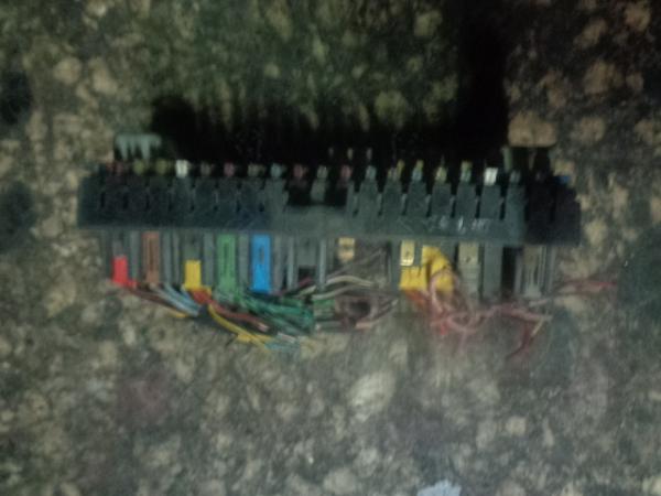   161004003001  Alfa Romeo Alfa Romeo 75 89-  (33) 