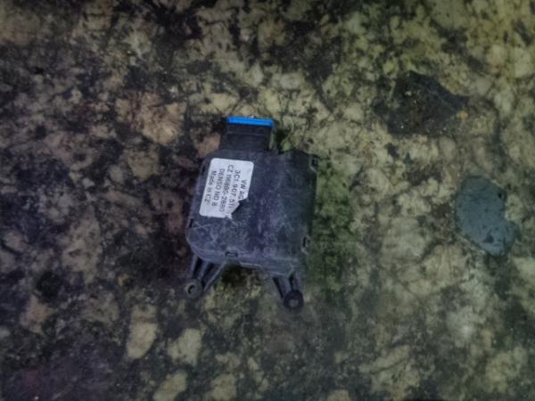      1168802880  Volkswagen Passat 05-10 (4) 