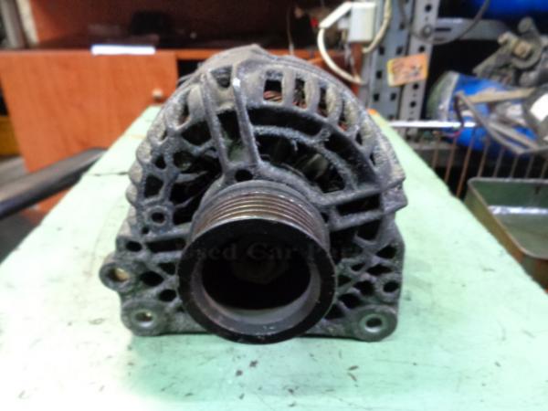    Volkswagen Golf 4 97-03 5D 037903025b 