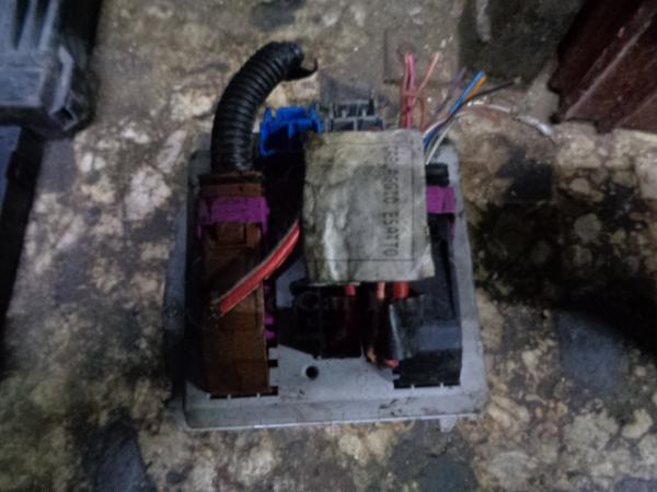   46760253  Fiat Punto 3D 99-03 (27) 