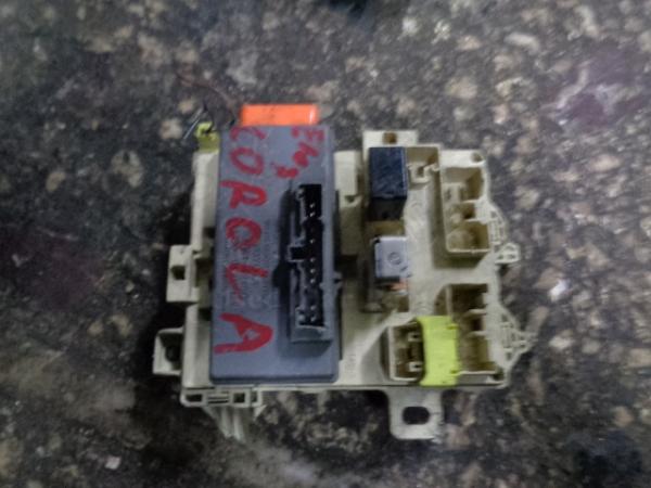   8264112150  Toyota Corolla Berlina 97-00 (26) 