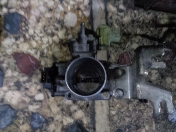    22270-16100  Toyota Avensis Wagon 98-03 
