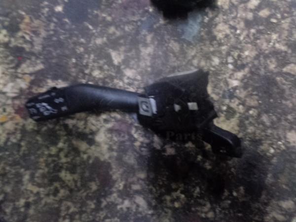   - V  Volkswagen Touran 07-10 
