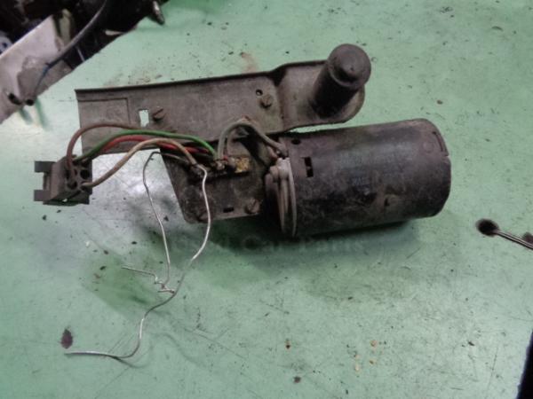     Bmw Bmw  5 E28 81-84, Bmw Bmw  5 E28 84-88 0390241093(14) 
