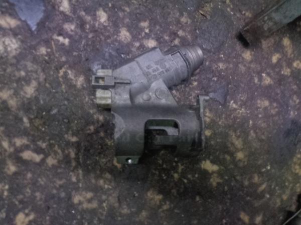     357905851F  Volkswagen Golf 3 91-97 3D 