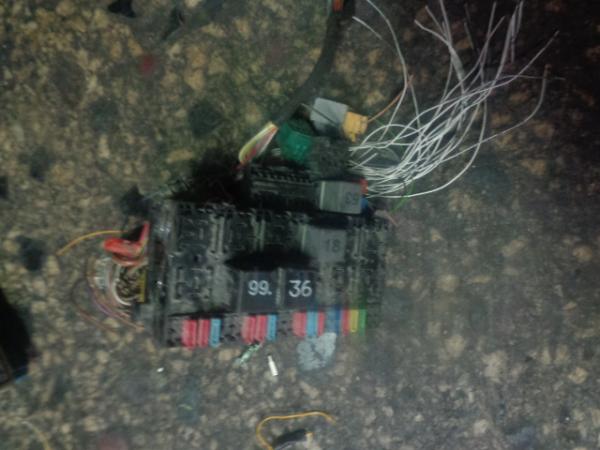   357 937 039  Volkswagen Golf 3 91-97 3D (49) 