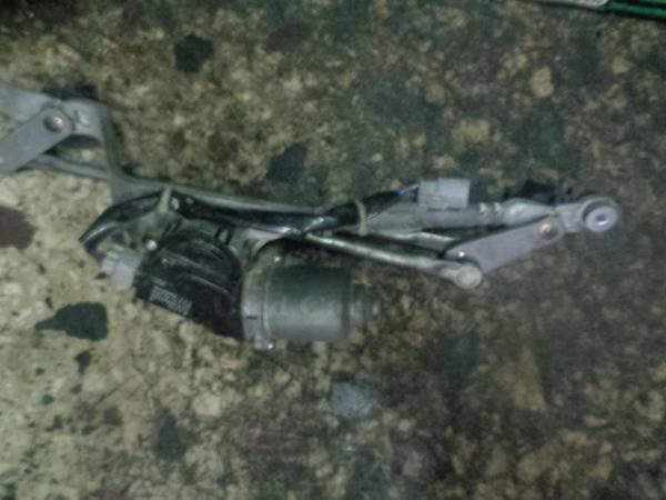     85110-02190  Toyota Auris 07> 