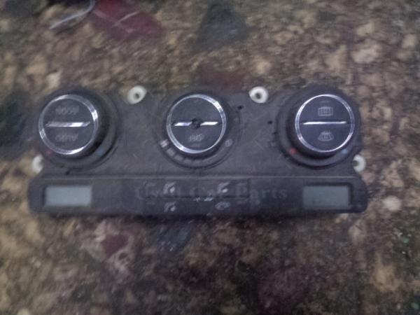     Volkswagen Golf 5 03-08 3D (1) 