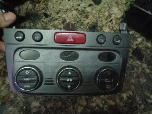   52400839  Alfa Romeo Alfa Romeo 147 05> (1) 