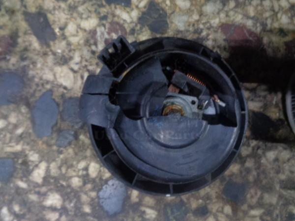    1736007103  Ford Focus cabrio 04-08 (68) 