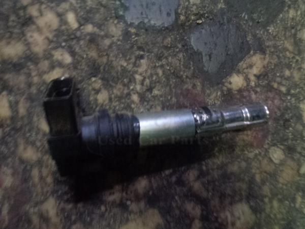   036905100B   Volkswagen Golf 5 03-08 3D 