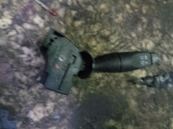   - 98AG17A553AC  Ford Focus hatch 3D 02-04 