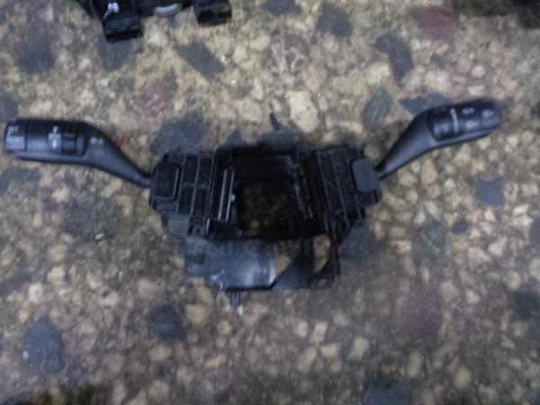   - 17D940  Ford Focus hatch 5D 04-08 8(o) 
