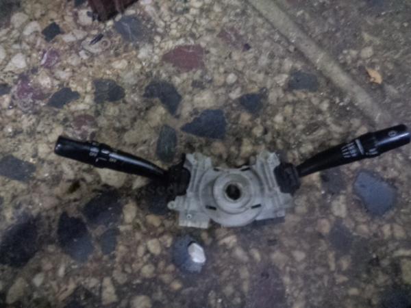   -  Toyota Avensis Wagon 98-03 (1) 