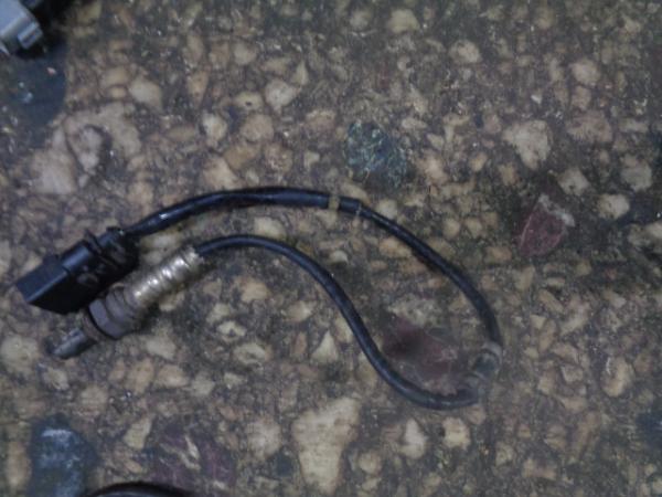  036906262D  Volkswagen Polo 02-05 5D (4) 