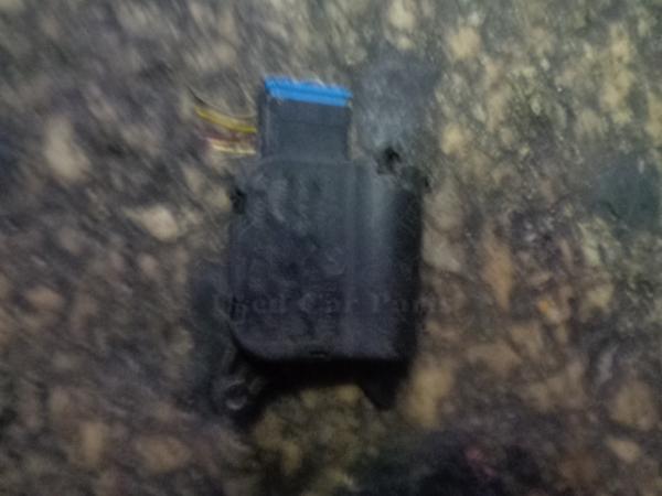     0132801328  Skoda Octavia Wagon 01-05 (3) 