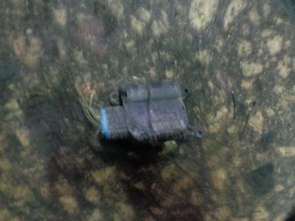     0132801337  Seat Leon 05-09 (5) 