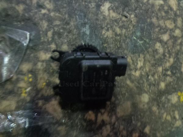     6Q0907511  Volkswagen Polo 05-09 3D (2) 