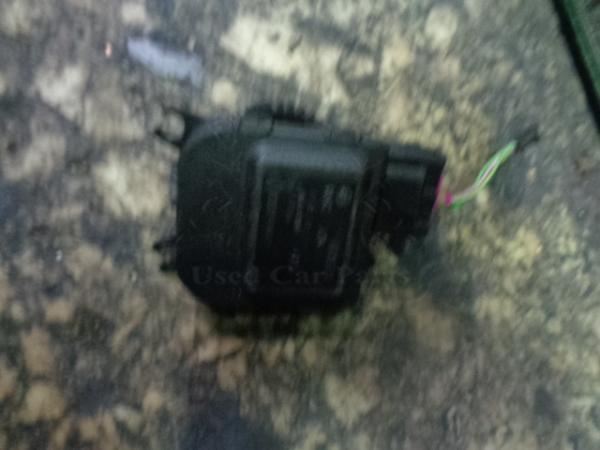     6Q0907511  Volkswagen Polo 05-09 3D (2) 