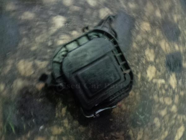     01328012061  Volkswagen Golf 4 97-03 3D (3) 