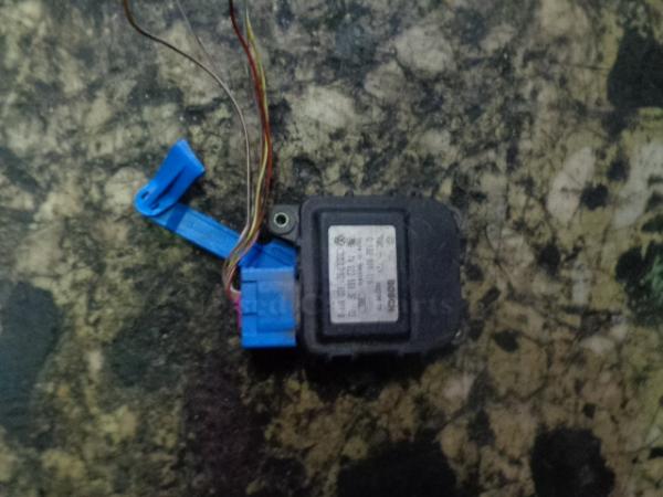     8D1820511B  Volkswagen Passat 00-05 (4) 