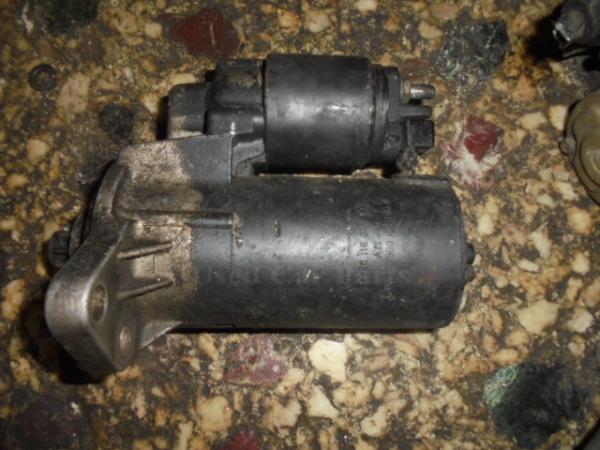   0001121006  Volkswagen Golf 4 97-03 5D 