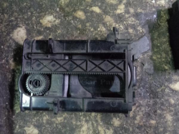   55620-02090  Toyota Auris 07> (V18) 