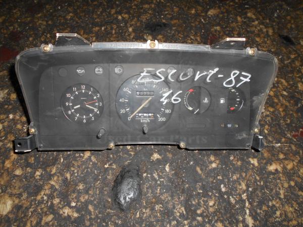   86ab10841  Ford Escort hatch 86-89 