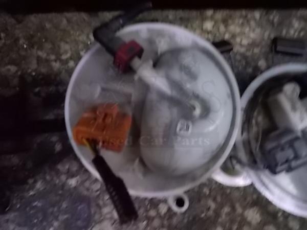     Suzuki Swift 3D 06-11 15100-62j01   (13T) 