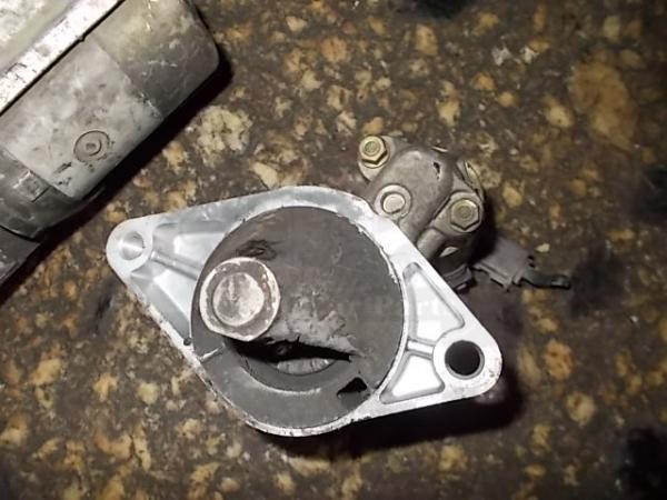   2810023020  Toyota Yaris 99-03 