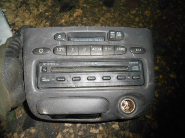  CD  Toyota Yaris 03-05 (26) 