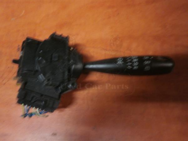   -  Toyota Yaris 99-03 5(o) 