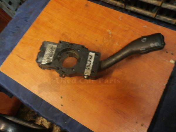   -  Volkswagen Golf 4 97-03 3D 28(o) 