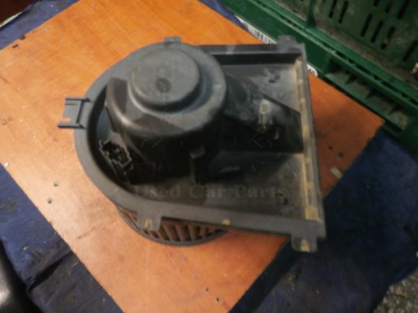     Volkswagen Golf 4 97-03 3D  (37) 