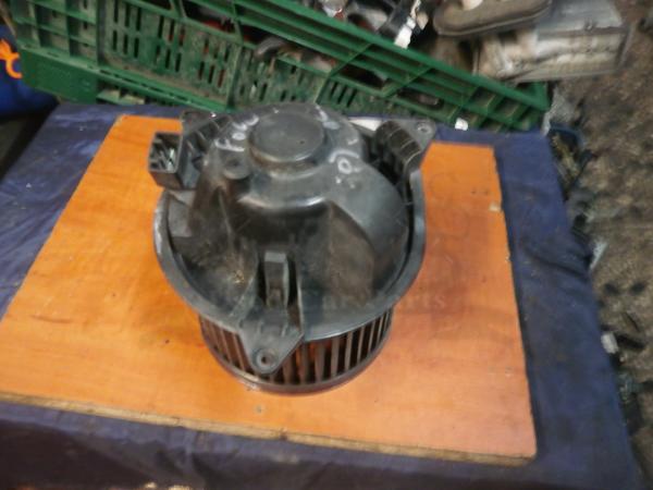     Ford Focus hatch 3D 02-04 (16) 