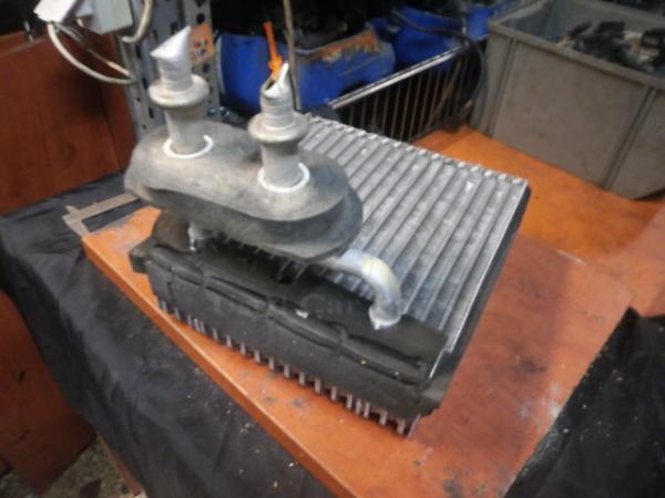    A C  Ford Focus hatch 5D 02-04 