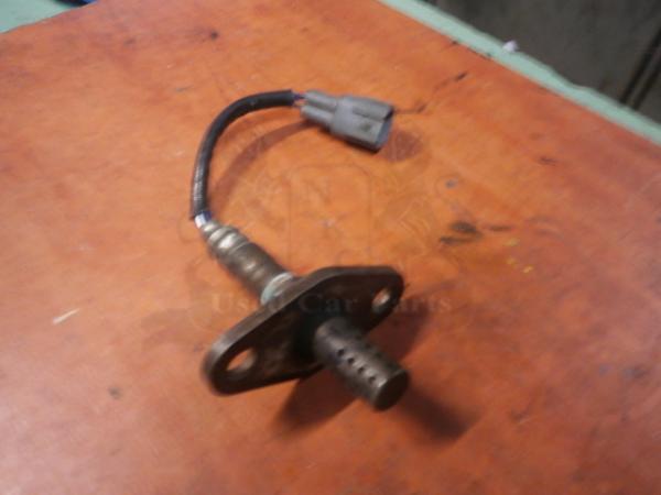    8946512450  Toyota Corolla Berlina 00-02 (5) 