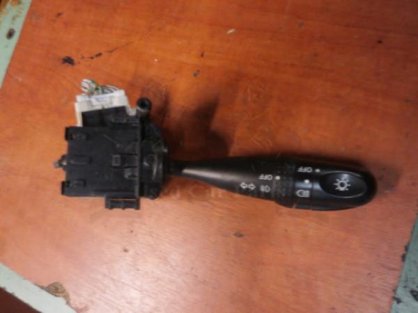   -  Toyota Avensis Berlina 03-08 1736482 8(o) 