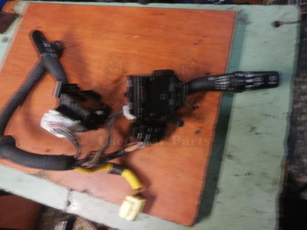   -  Toyota Corolla Verso 02-04 173654LH 173650  3(0) 