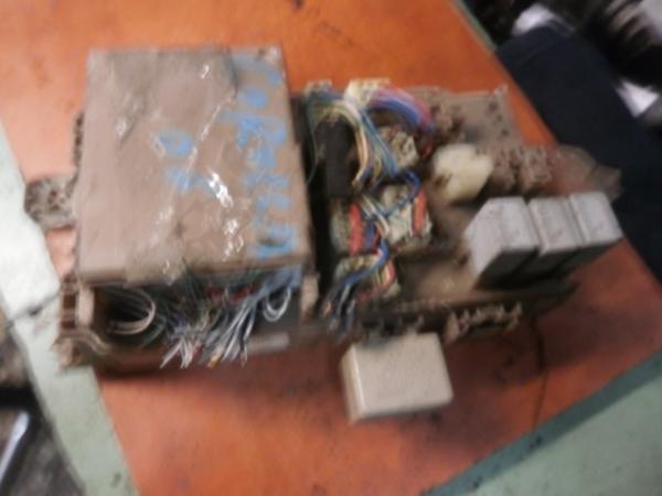    Toyota Corolla Berlina 05> E12   82641-02040 MB232300-8521 (59) 