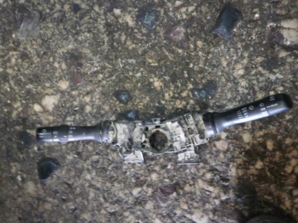   -  Toyota Yaris 06-12 5(o) 