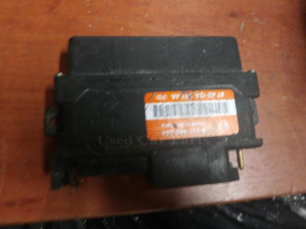     Ford Escort sedan 90-95 (30) 