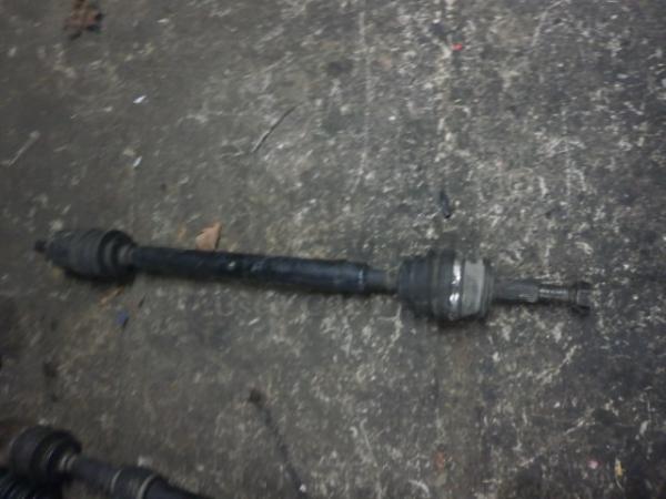      Nissan Sunny N14 94-98 (1) 