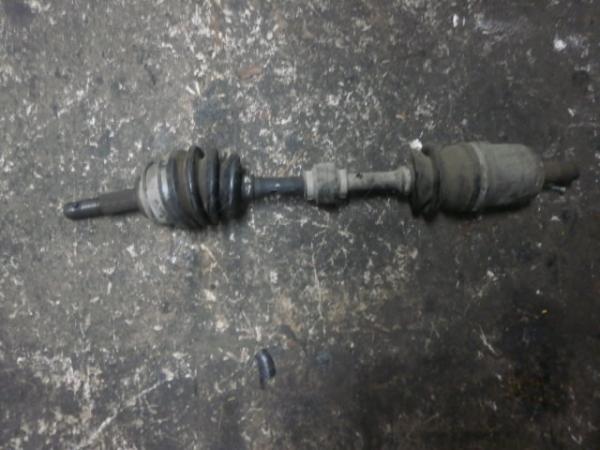      Nissan Sunny N14 94-98 (1) 